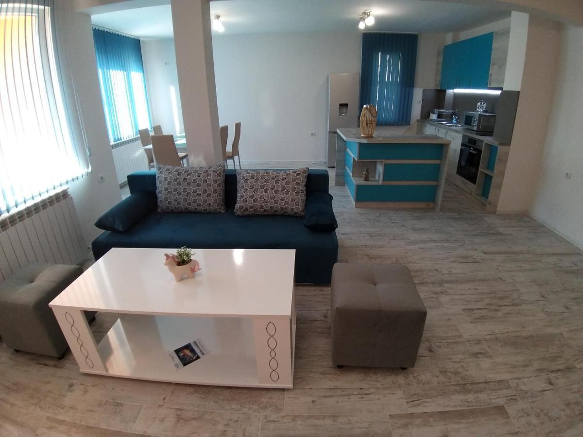 Апартамент Трапезица Скай Veliko Tarnovo Ngoại thất bức ảnh