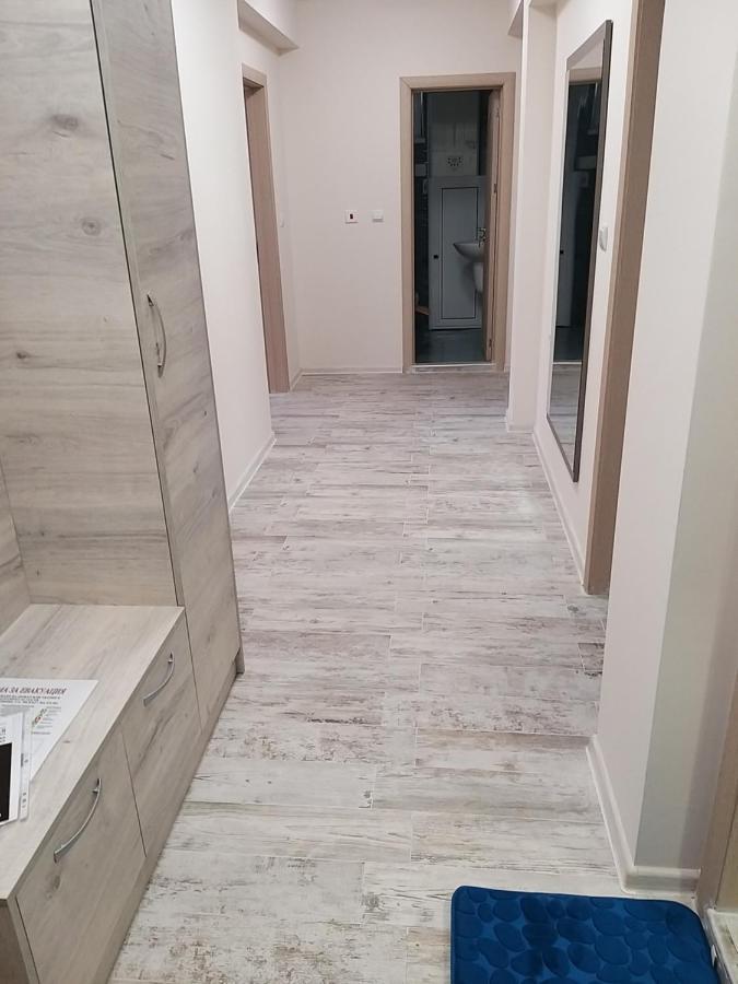 Апартамент Трапезица Скай Veliko Tarnovo Ngoại thất bức ảnh